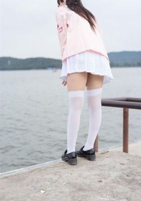诱人的年轻的秘书2_无删减在线播放